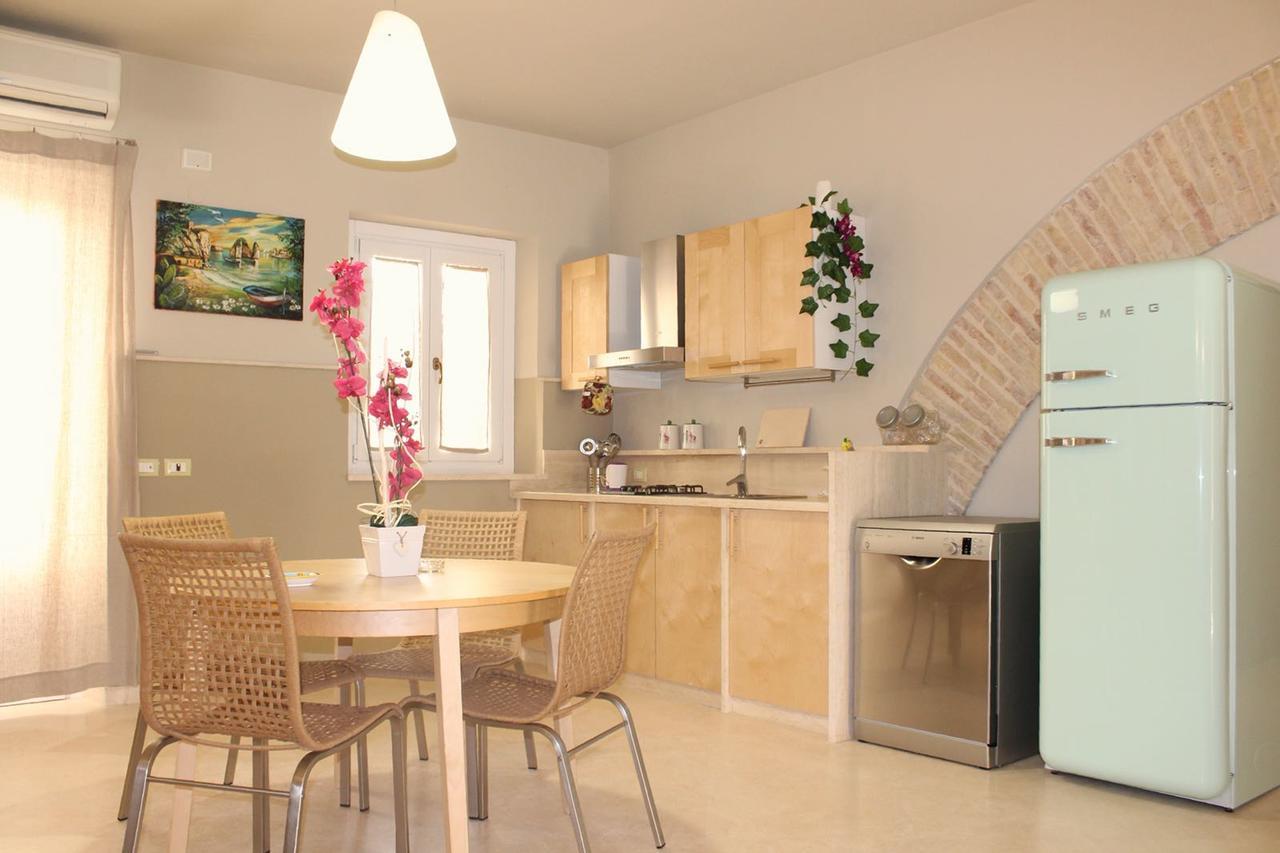 Exclusive Marina Apartment カステッランマーレ・デル・ゴルフォ エクステリア 写真